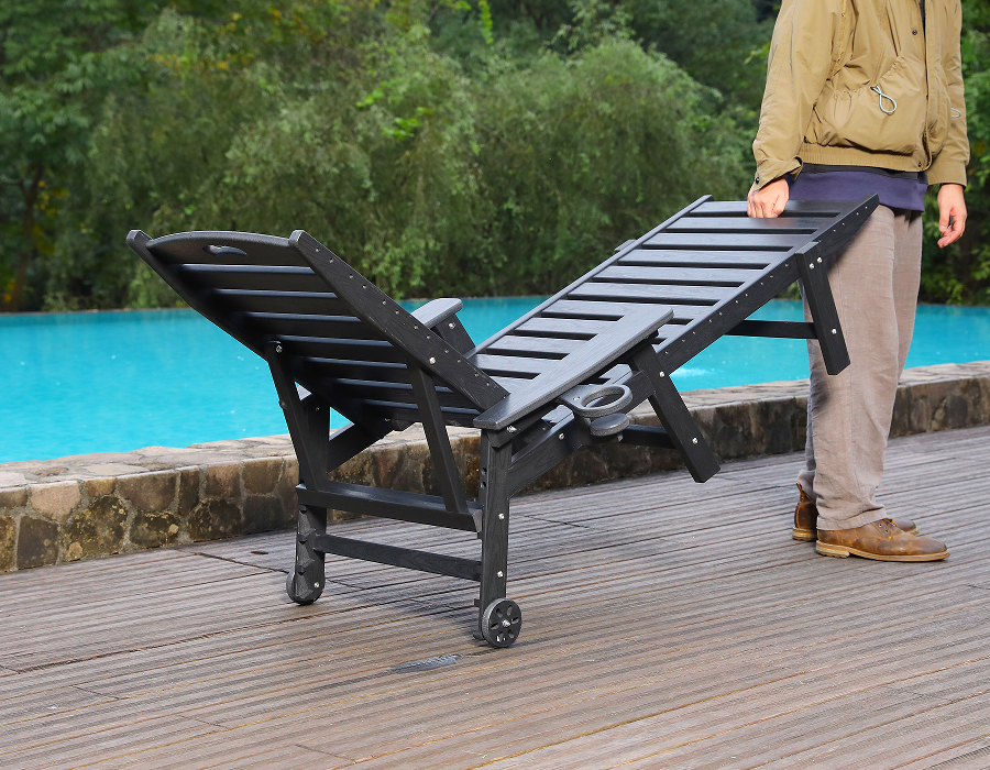 Dive-Ready Blue HDPE Adirondack loungestol ved poolen